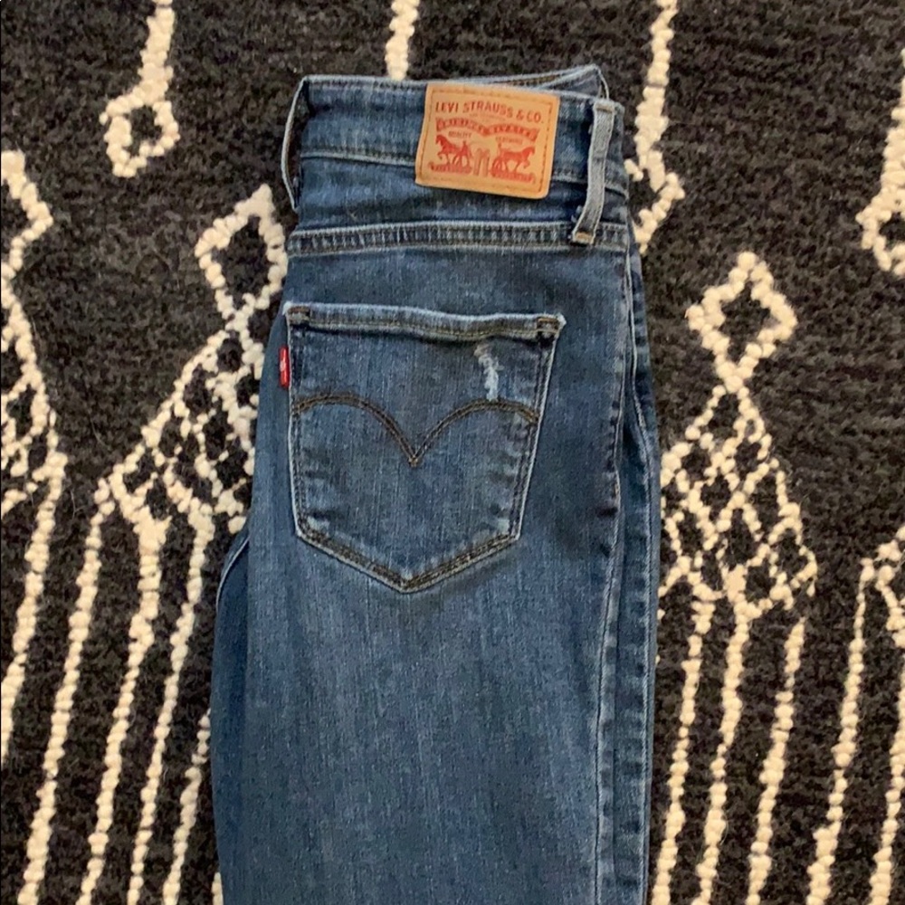 Levi high wasted jeans